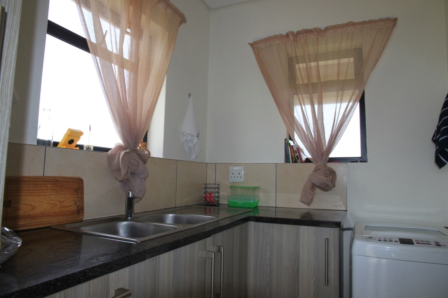 To Let 2 Bedroom Property for Rent in Kidds Beach Eastern Cape
